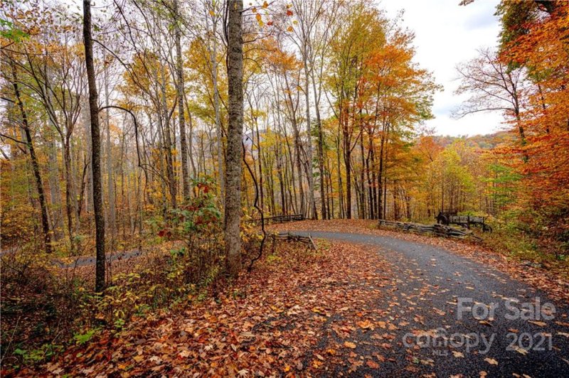 Property image 2 at 21 Sleeping Bear Ridge, Maggie Valley, NC 28751