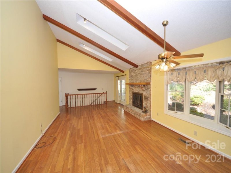 Property image 3 at 111 Dogwood Trail, Hendersonville, NC 28791