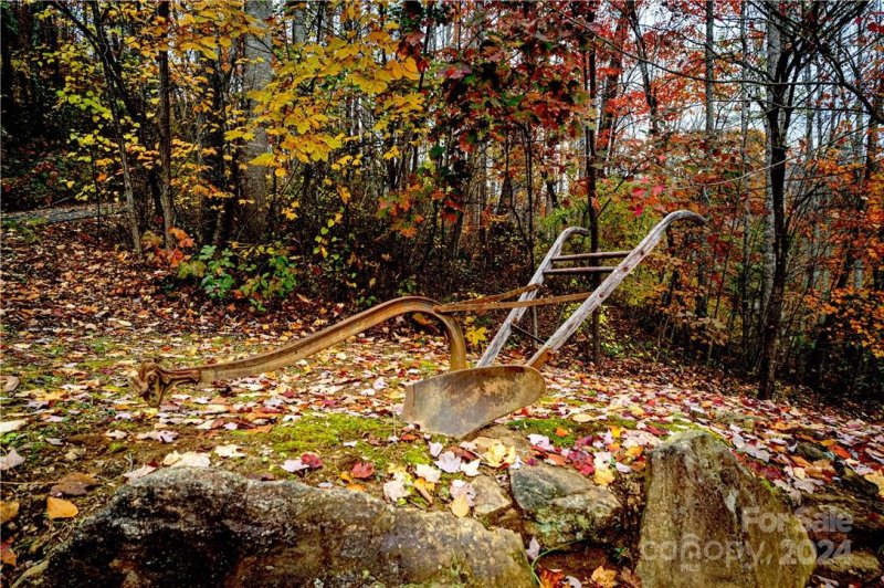 Property image 3 of 18 Sleeping Bear Ridge in Katua Falls, Maggie Valley, NC 28751
