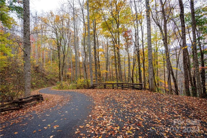 Property image 5 of 18 Sleeping Bear Ridge in Katua Falls, Maggie Valley, NC 28751