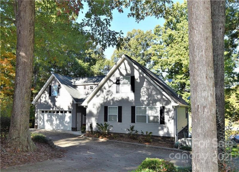 Property image 2 at 192 Greenbay Road, Mooresville, NC 28117