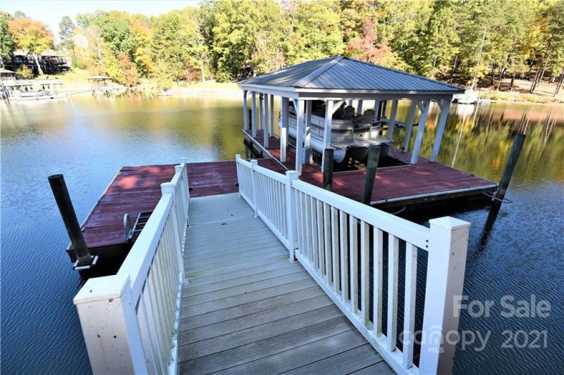 Property image 4 at 192 Greenbay Road, Mooresville, NC 28117