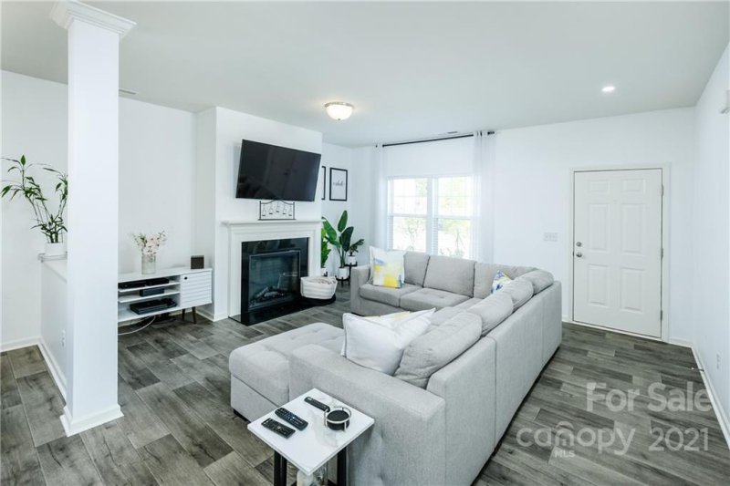 Property image 2 at 9029 Colwick Hill Lane, Charlotte, NC 28215