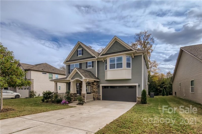 Property image 2 at 1302 Kings Grove Drive, York, SC 29745