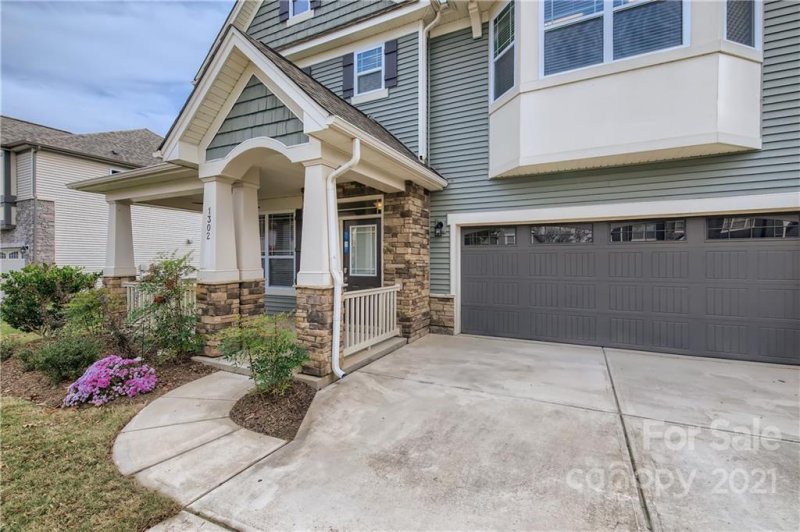 Property image 3 at 1302 Kings Grove Drive, York, SC 29745