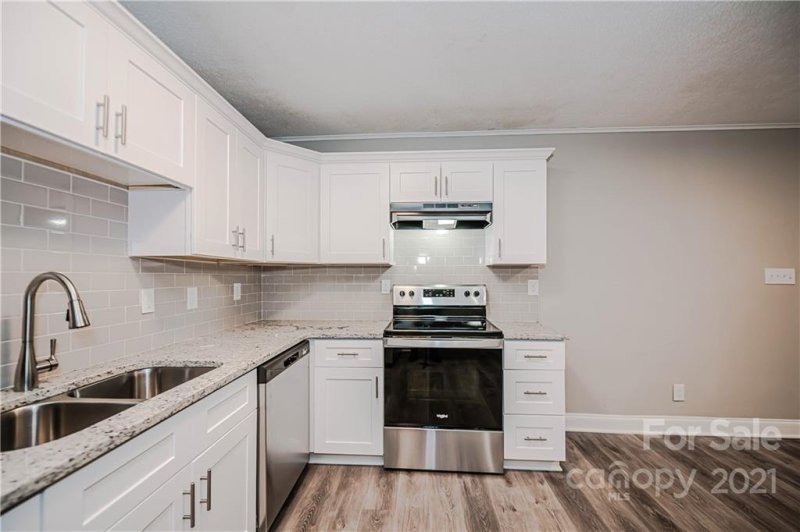 Property image 3 at 2401 Juniper Drive, Charlotte, NC 28269