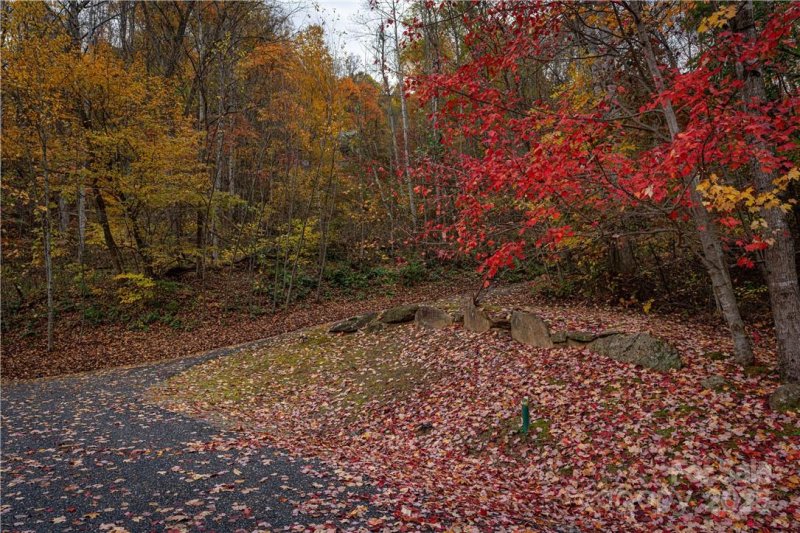 Property image 2 of 16 Katua Trail in Katua Falls, Maggie Valley, NC 28751