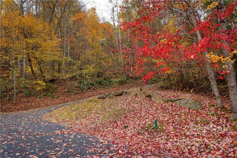 Property image 3 at 17 Katua Trail, Maggie Valley, NC 28751