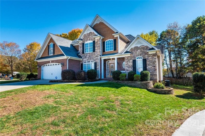 Property image 2 at 1734 30th Avenue Place, Hickory, NC 28601