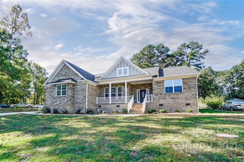 Property image 2 at 14916 Pawnee Trail, Matthews, NC 28104