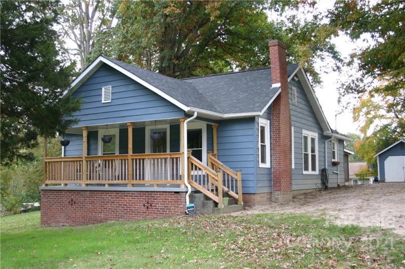 Property image 2 at 711 Maplewood Avenue, Kannapolis, NC 28081
