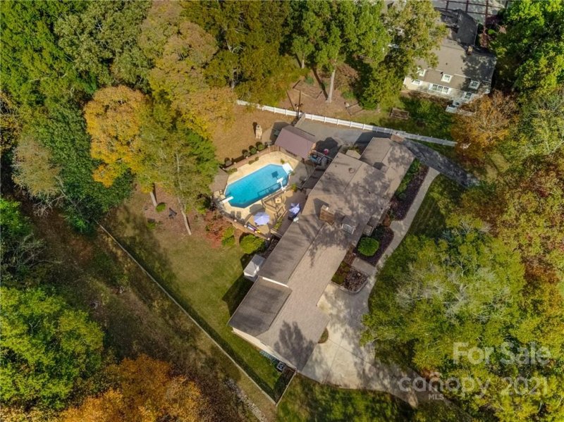 2637 Rolling Hills Drive