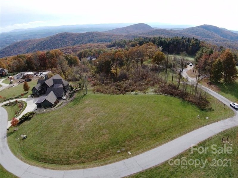 Property image 5 at 75 Legend Court, Hendersonville, NC 28792