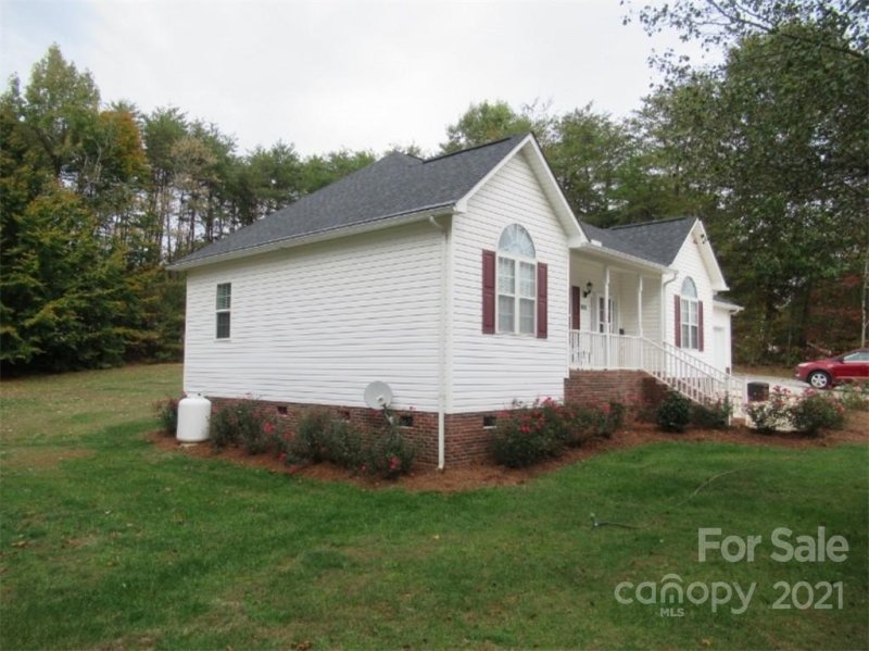 Property image 2 at 4593 Brave Avenue, Maiden, NC 28650