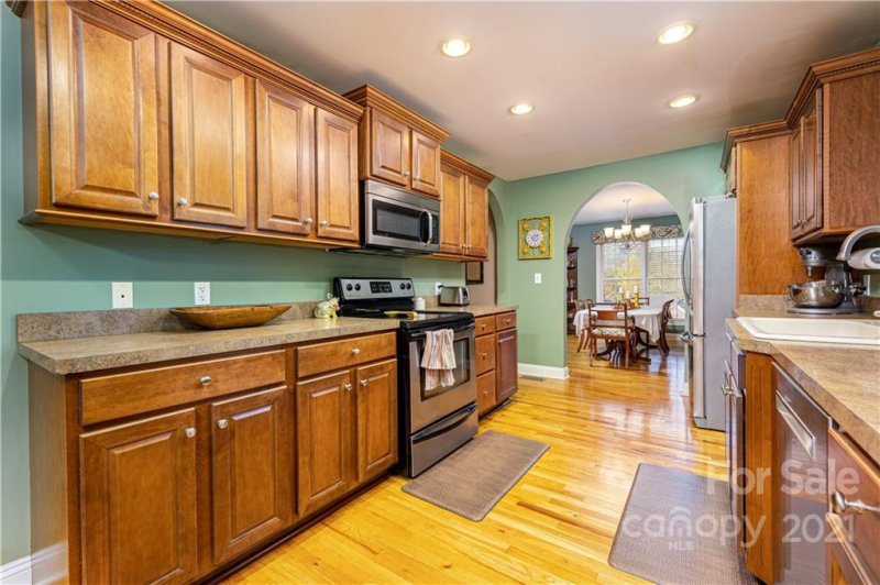 Property image 4 at 1463 Brookstone Drive, Hickory, NC 28602