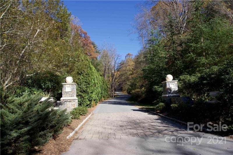 Property image 2 at 179 Starling Pass, Asheville, NC 28804