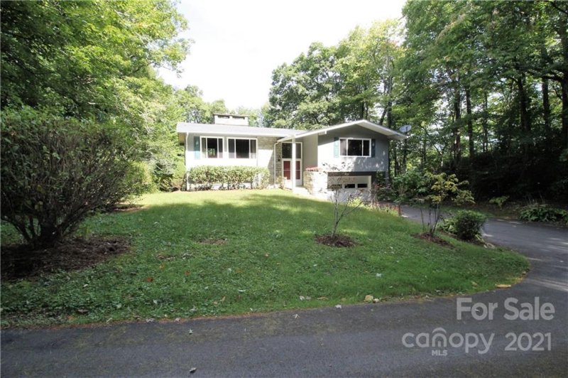 Property image 2 at 7188 Valley View Drive, Newland, NC 28657