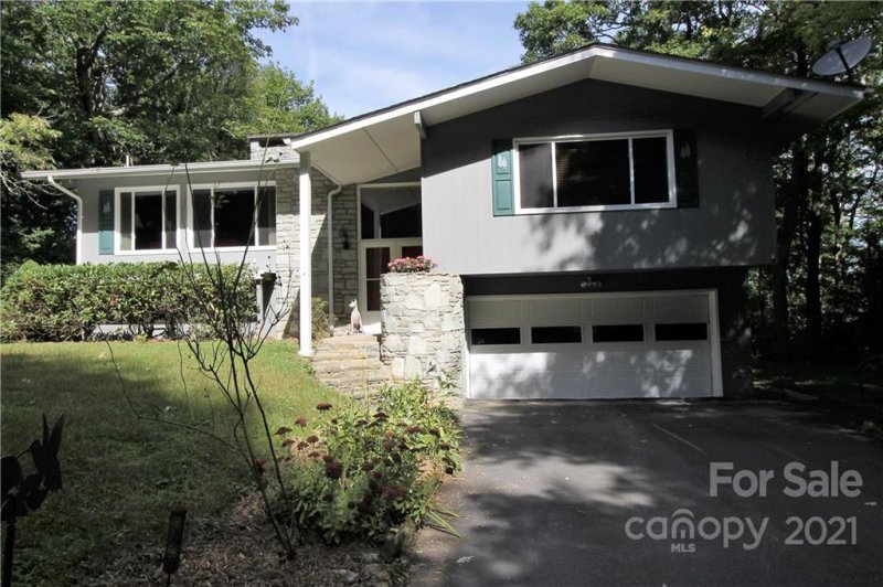 Property image 3 at 7188 Valley View Drive, Newland, NC 28657