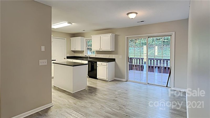 Property image 4 at 1862 Green Leaf Court, Conover, NC 28613