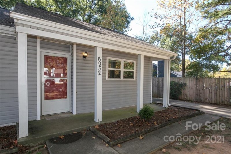 Property image 3 at 6932 Delta Lake Drive, Charlotte, NC 28215