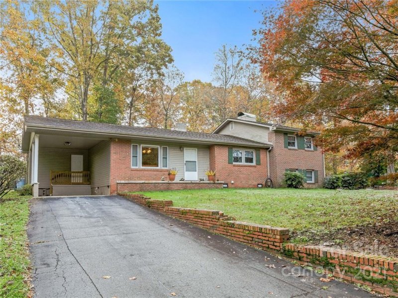 Property image 2 at 211 Gull Avenue, East Flat Rock, NC 28726