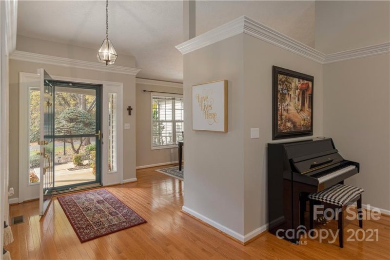 Property image 5 at 402 Pine Bark Lane, Hendersonville, NC 28739