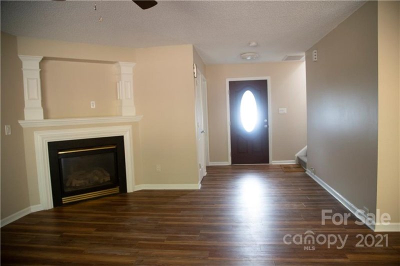 Property image 4 at 4022 Far West Drive, Charlotte, NC 28269