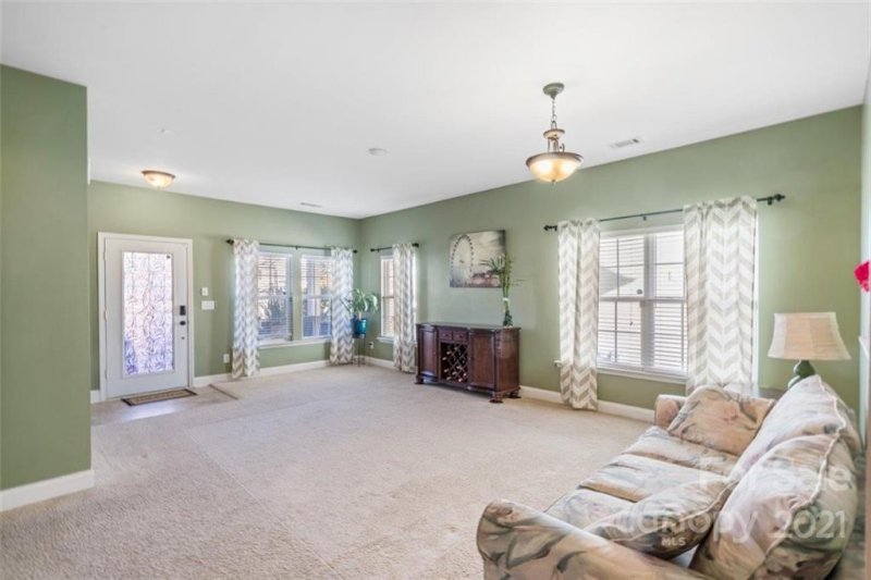 Property image 2 at 2008 Double Cedar Drive, Charlotte, NC 28214