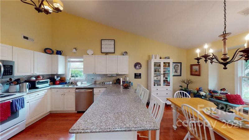 Property image 5 at 4915 Biltmore Forest Drive, Matthews, NC 28105