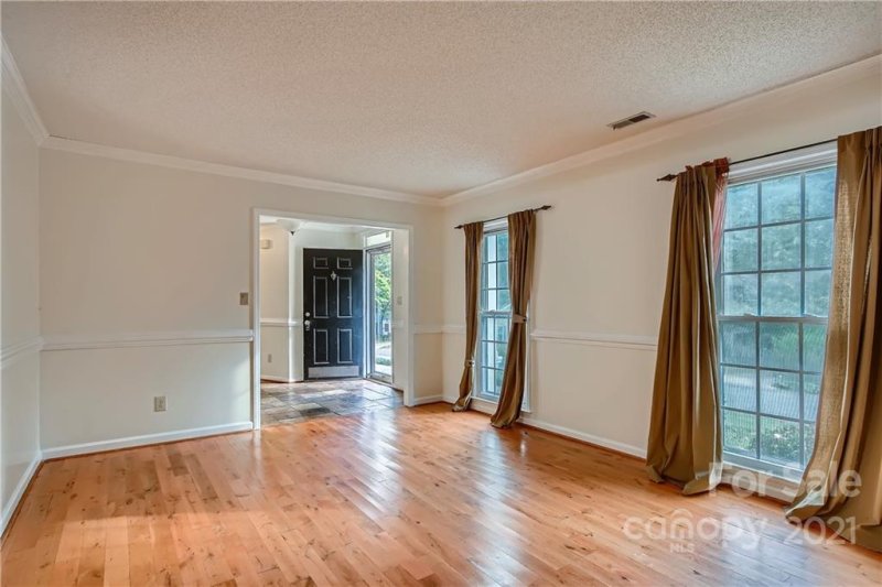 Property image 5 at 7311 Canyon Drive, Charlotte, NC 28262