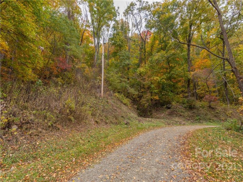 Property image 3 at 15 Sleepy Hollow Lane, Canton, NC 28716