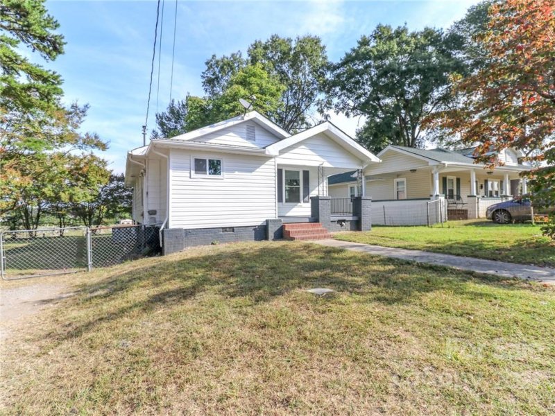 Property image 3 at 408 E Park Avenue, Gastonia, NC 28054