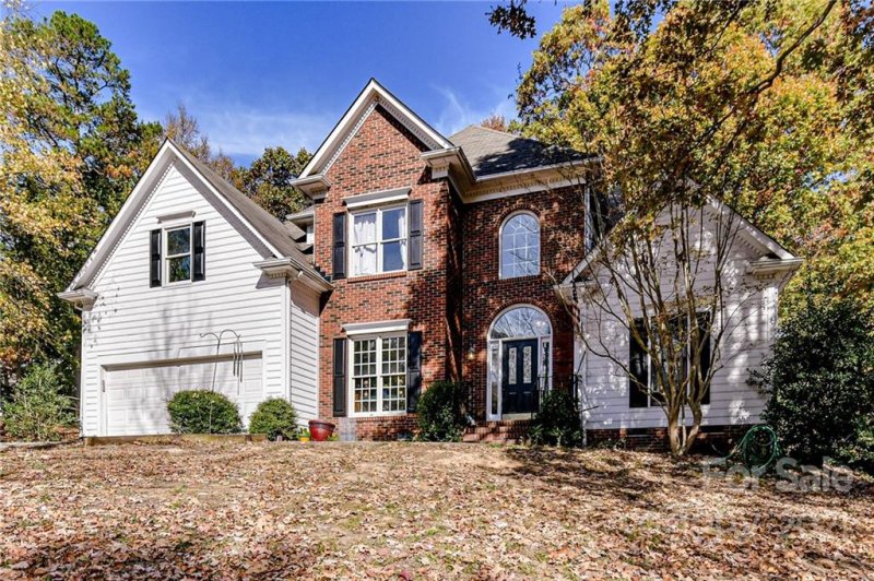 Property image 2 at 418 Whitefriars Lane, Matthews, NC 28105