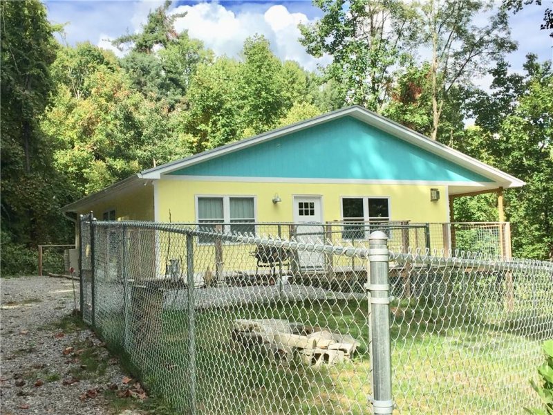 Property image 2 at 115 Bimini Lane, Maggie Valley, NC 28751