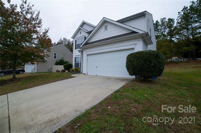 Property image 2 at 5906 Barefoot Lane, Concord, NC 28025