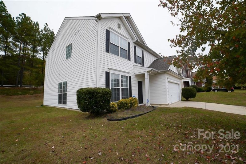 Property image 3 at 5906 Barefoot Lane, Concord, NC 28025