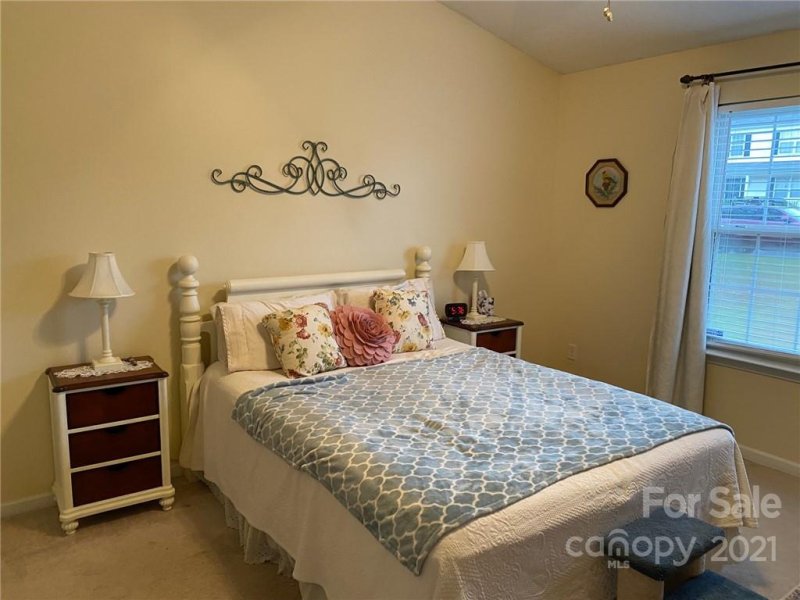 Property image 2 at 5115 Avening Court, Charlotte, NC 28215