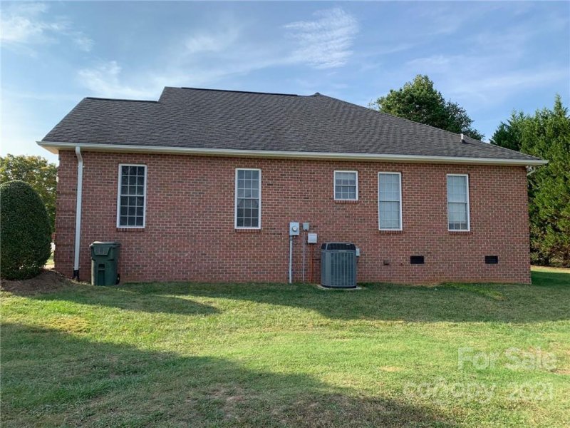 Property image 2 at 1769 31st Avenue Lane, Hickory, NC 28601