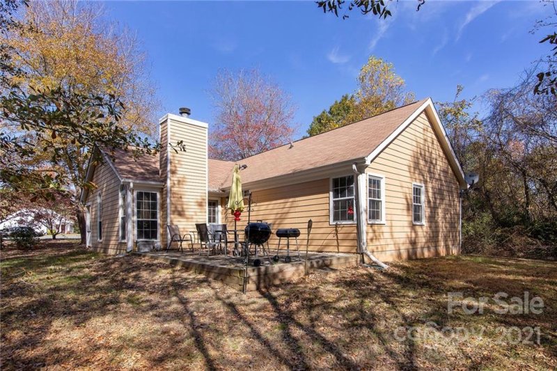 Property image 2 at 11600 Calgary Drive, Charlotte, NC 28215