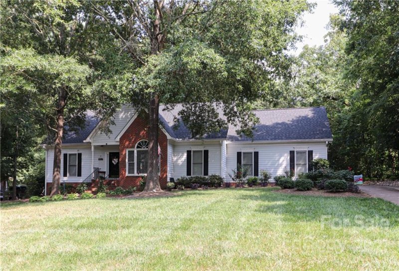 1002 Woodhurst Drive