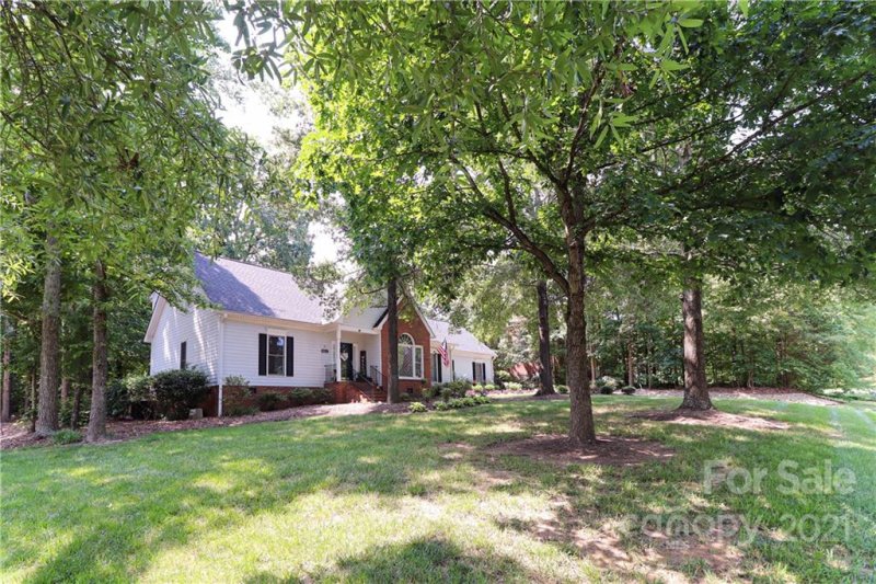 Property image 2 at 1002 Woodhurst Drive, Monroe, NC 28110