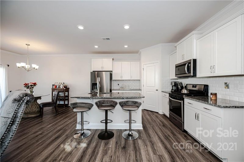 Property image 4 at 919 Emma Kate Court, Lake Wylie, SC 29710