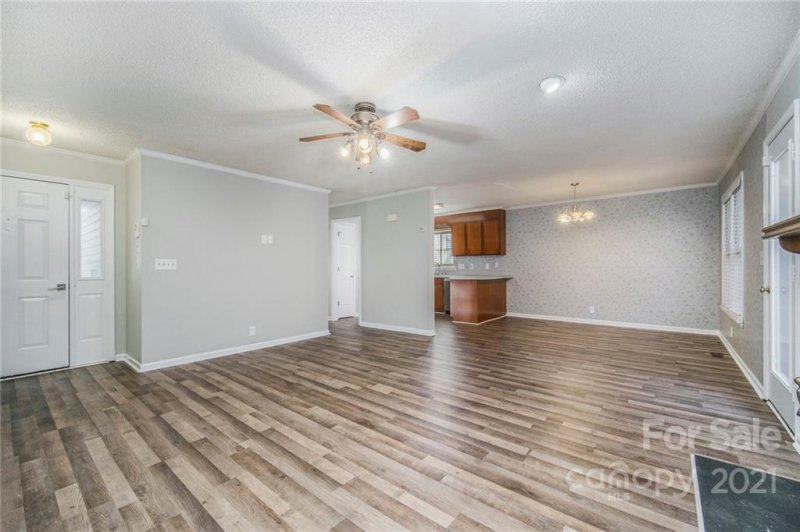 Property image 4 at 720 Bermuda Avenue, Gastonia, NC 28054