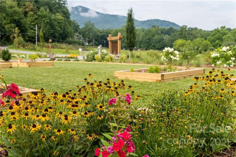 Property image 5 at 564 Sweet Birch Park Lane, Black Mountain, NC 28711