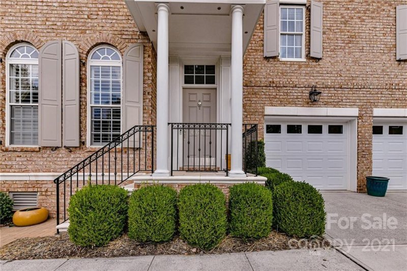 Property image 2 at 6615 Wakehurst Road, Charlotte, NC 28226