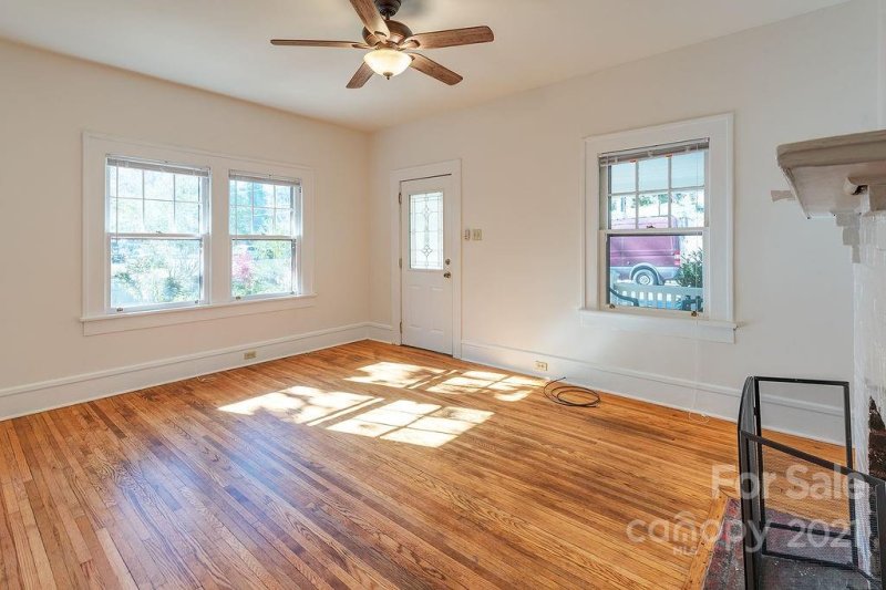 Property image 4 at 343 Cumberland Avenue, Asheville, NC 28801