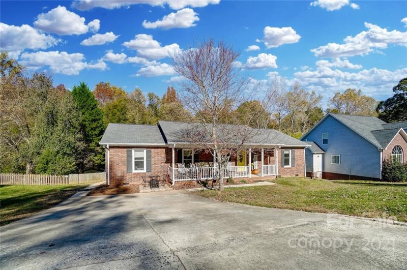 Property image 2 at 1025 Wilkerson Street, Belmont, NC 28012