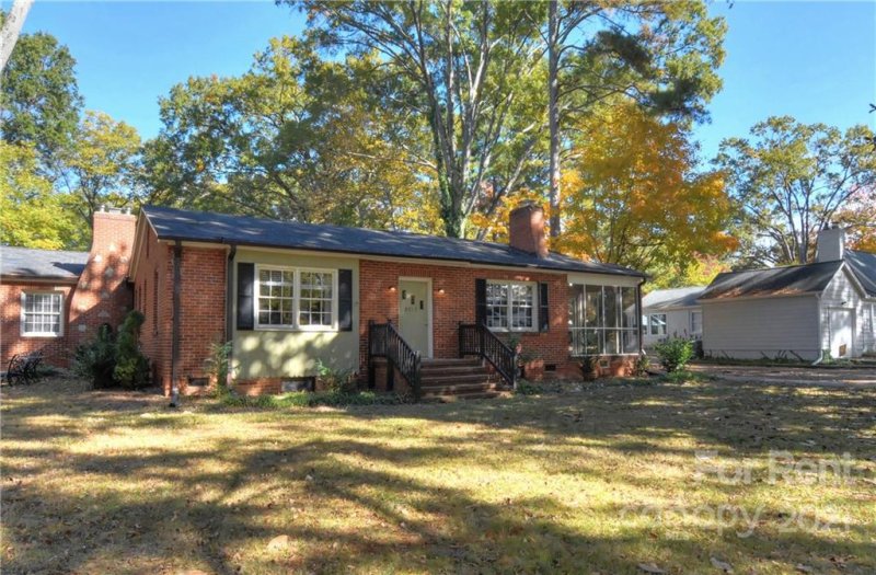 Property image 2 at 2613 Providence Road, Charlotte, NC 28211