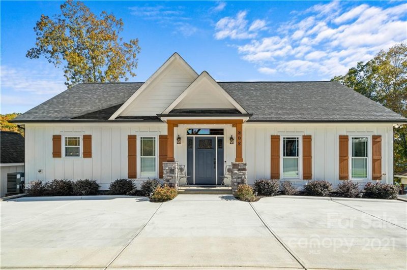 Property image 4 at 808 Berry Hill Drive, Norwood, NC 28128