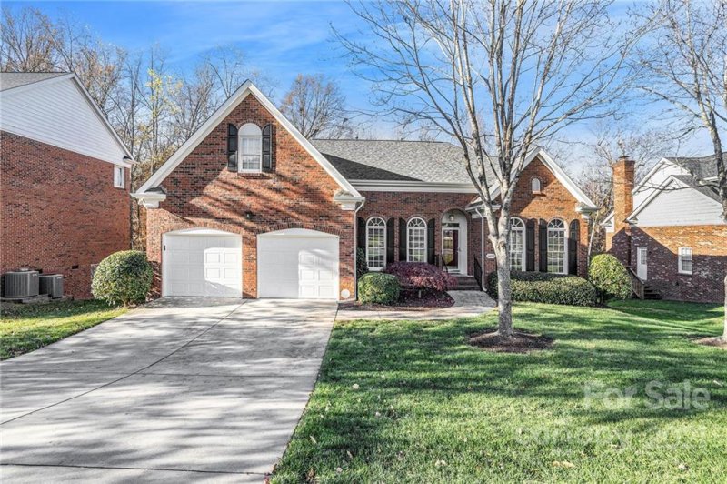 Property image 2 at 1402 Holly Ridge Drive, Matthews, NC 28105